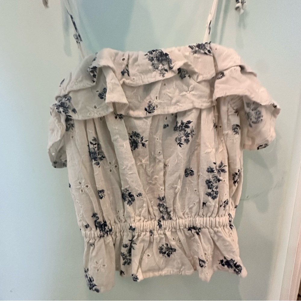 American Eagle NEVER WORN WITH TAGS Eyelet Tank Top